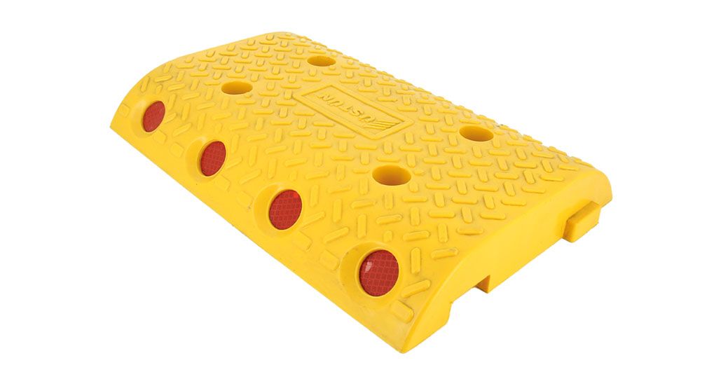 Plastic Speed Bump / UT9020